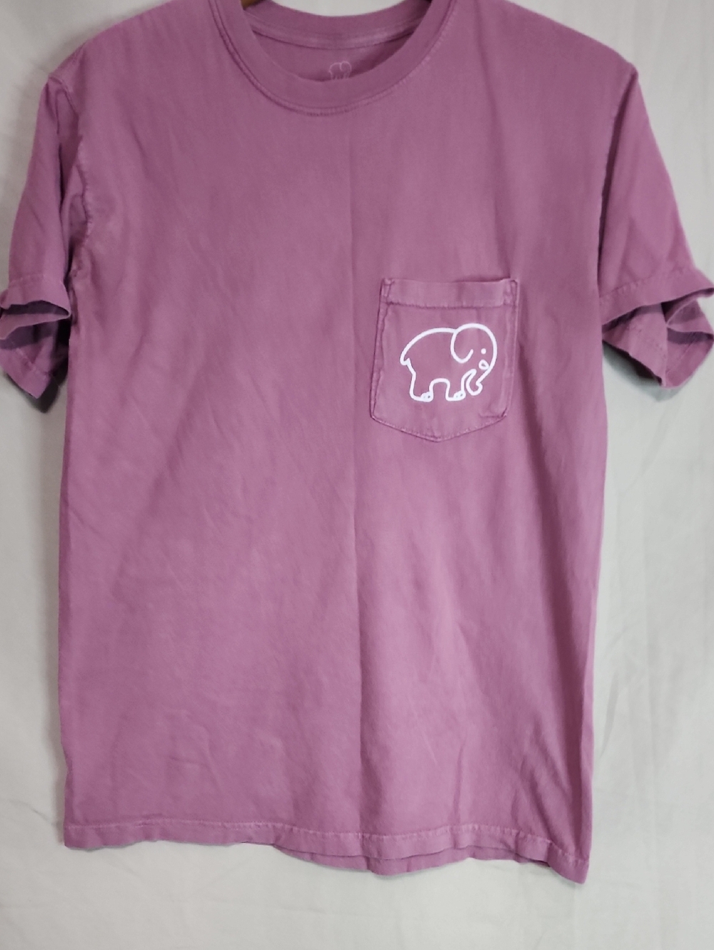 ivory ella Dusty Rose Pocket Tee with White Elephant